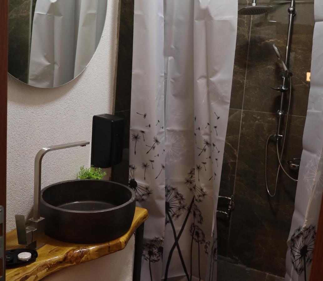 Hotel Mi Casa Skopje Esterno foto