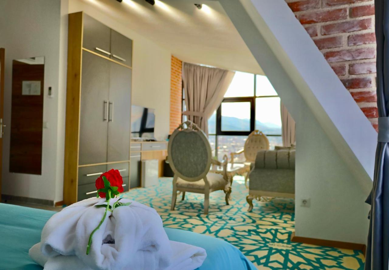 Hotel Mi Casa Skopje Esterno foto